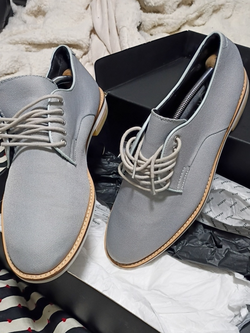 Men's Calvin Klein  Light Gray Derby Shoes - Casual Lace-Up Oxford